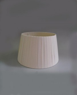 PANTALLA-CONICA-BAJA-TABLAS-TAMANO-CORRECTO