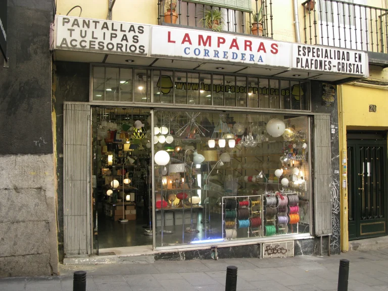 Escaparate de Lámparas Corredera en Madrid